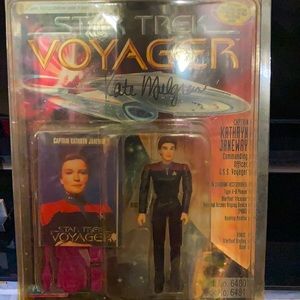 Star Trek Voyager Vintage cpt. Kathryn Janeway Commanding officer USS voyager